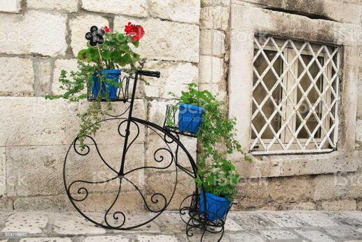 Metal Flower Plant Stand